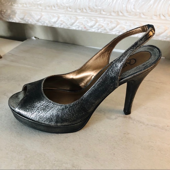Carlos Santana Elise pewter metallic slingback heels - Picture 1 of 10
